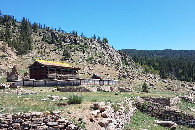 1 Day Manzushir Monastery & Hiking to Tsetsee Gun (Bogd Khan Summit) - A private tour with space for four, and what that changes