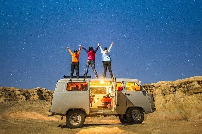 6 Days Color of Gobi Desert - Day 5: Bayanzag Flaming Cliffs and Dinosaur Eggs Linked to 1922