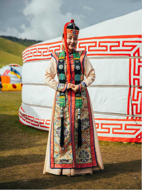 Day tour with Traditional clothes and photographer - Aryabal Meditation Monastery: the quiet pause in the schedule