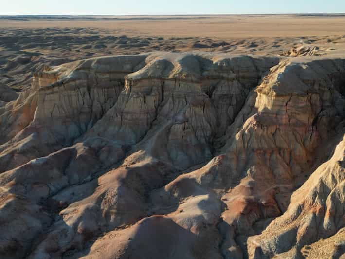 Discover / 8 day Great Gobi and Central Mongolia - Day 2: White Stupa (Tsagaan Suvarga) and eroded wonder
