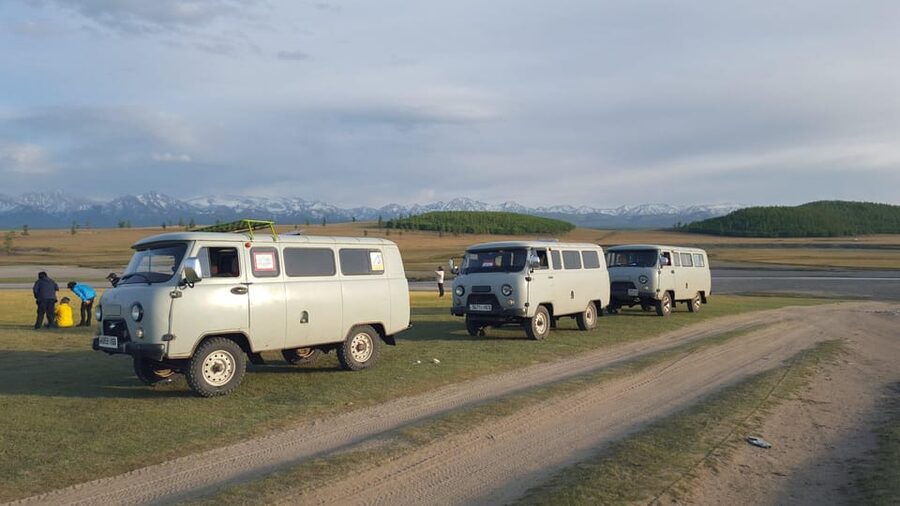 Discover / 8 day Great Gobi and Central Mongolia - Day 3: Yol Valley trekking, with Eagle Valley energy
