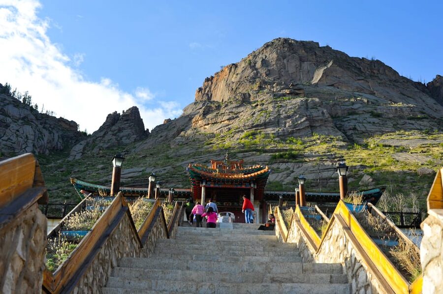 Mongolia: Genghis Khan Day Tour with Terelj National Park - Overnight ger option: what changes when you stay on site