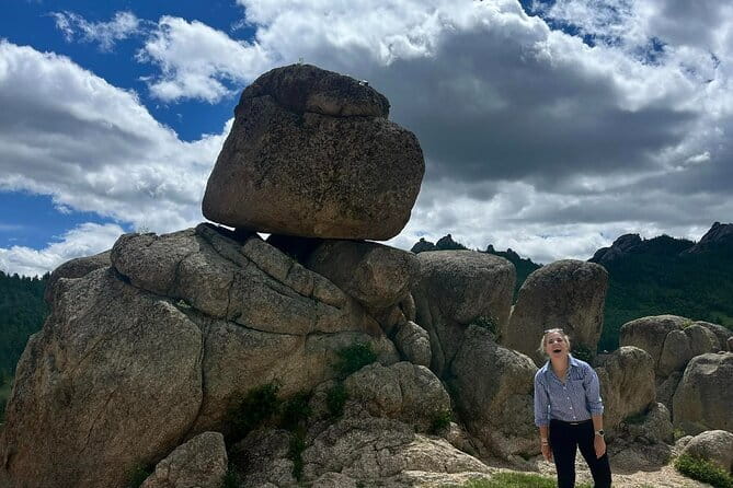 Private tour wth Olivia: Genghis Statue-Turtle Rock-Terelj-Zaisan - First Stop: Getting to Chinggis Khaan Statue Complex from Ulaanbaatar