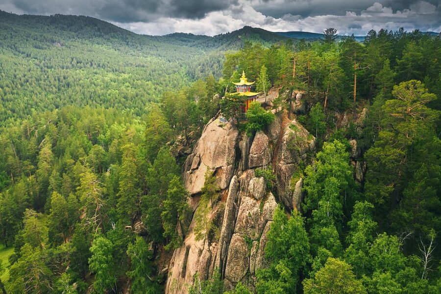 Sacred Landscapes: Exploring Aglag Buteel - The hike, scenic stops, and wildlife-spotting stretch