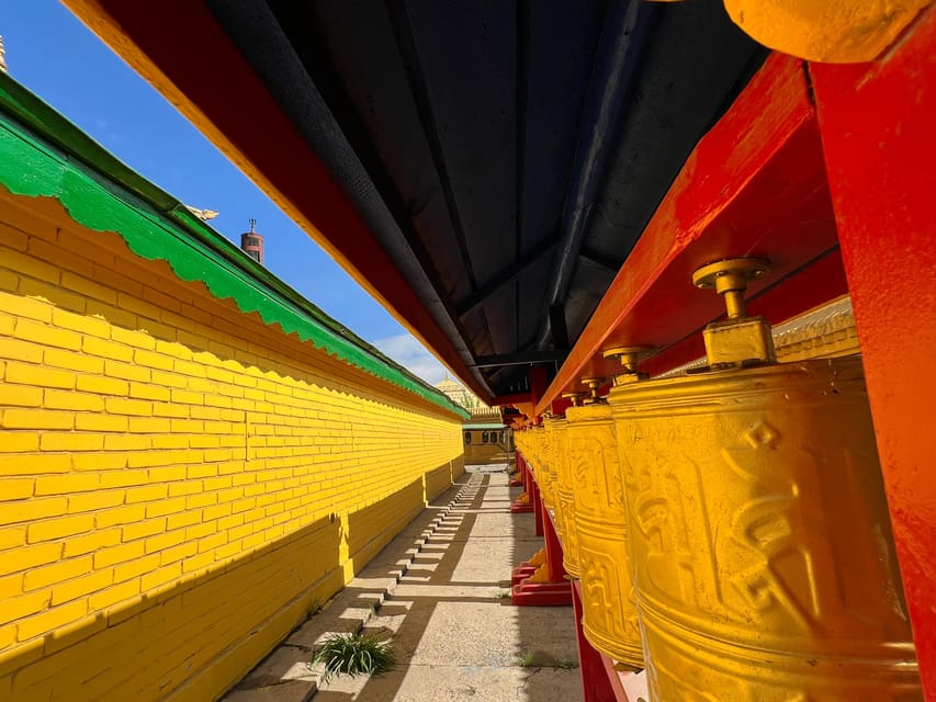 Ulaanbaatar Signature Tour – Mongolia’s Capital in One Day - Narantuul Market, local shopping and a nickname you’ll hear